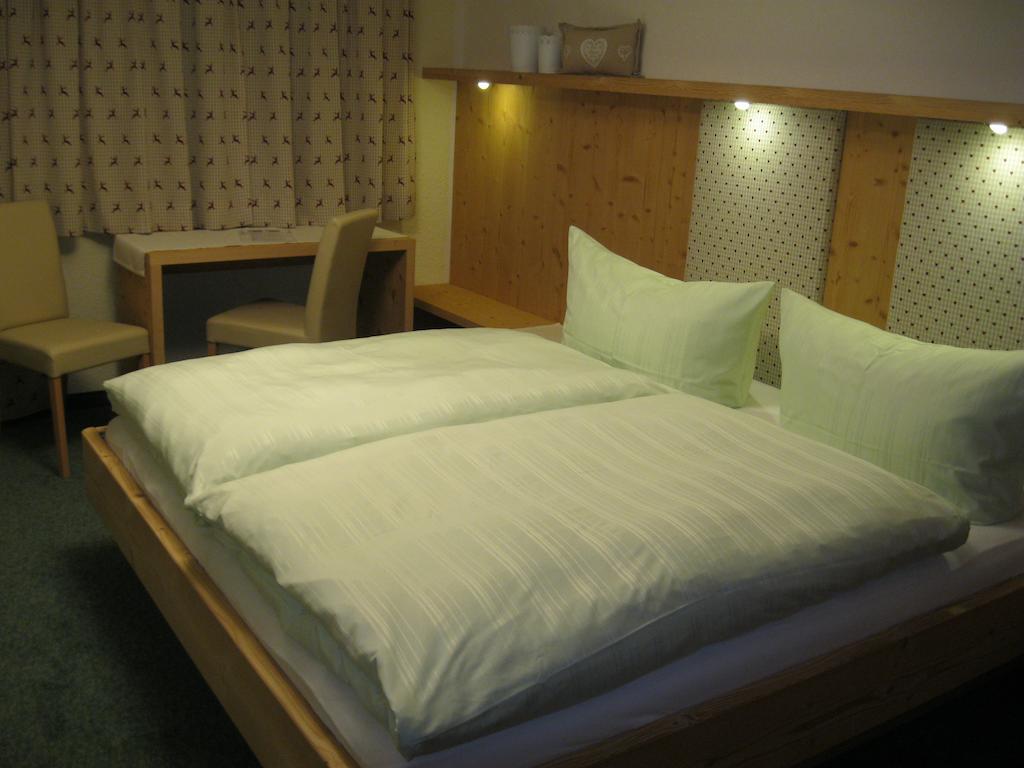 Gaestehaus Sahler Gaschurn Room photo