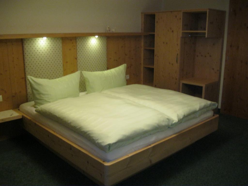 Gaestehaus Sahler Gaschurn Room photo